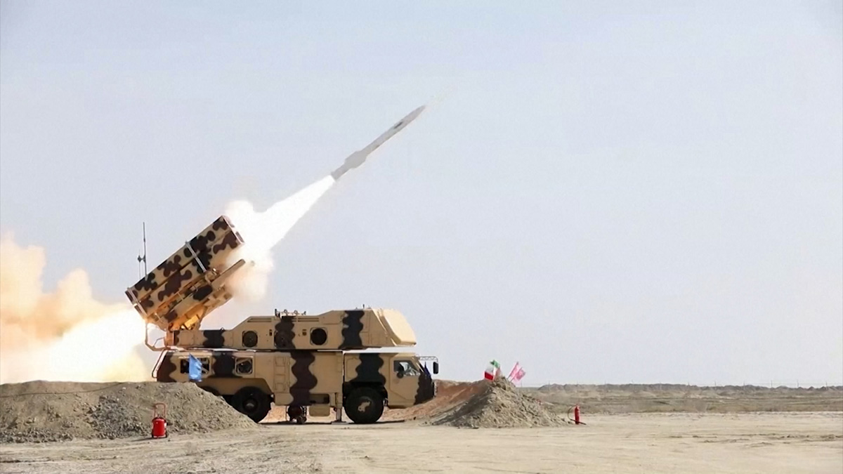 আকাশ প্রতিরক্ষা ব্যবস্থার মহড়া চালালো ইরান