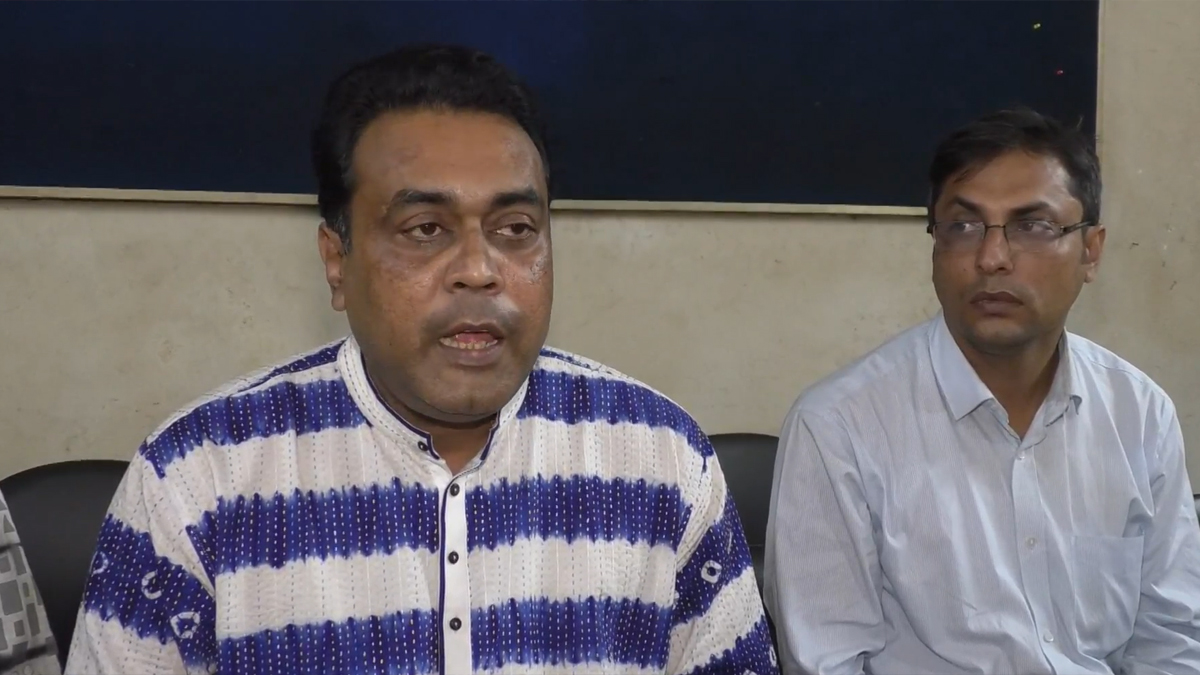 দেশবাসীর কাছে ক্ষমা চেয়ে নির্বাচন থেকে সরে দাঁড়ালেন তৃণমূল বিএনপির প্রার্থী