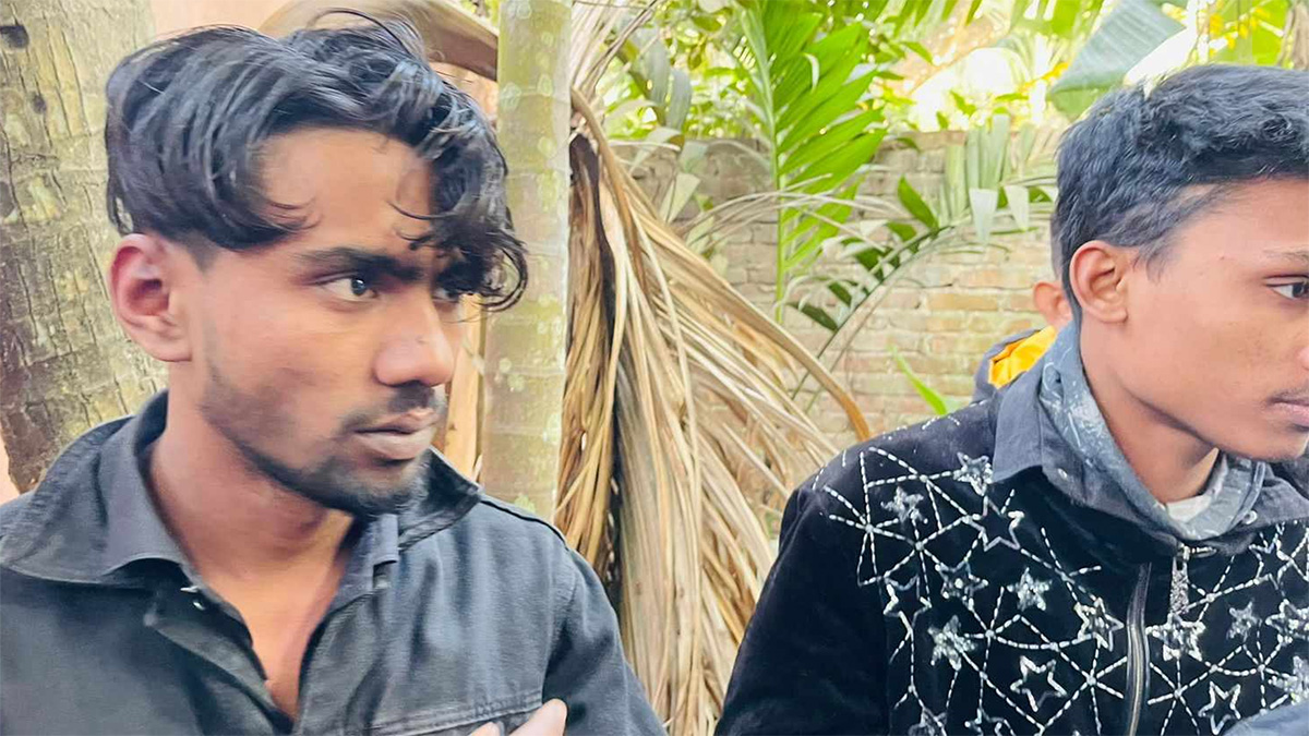 লক্ষ্মীপুরে পিস্তল বিক্রি করতে এসে ২ যুবক আটক