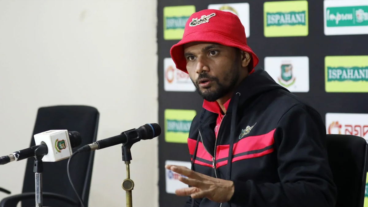 পা ঠিক থাকলে আগামী বছরও বিপিএল খেলতে চান মাশরাফী