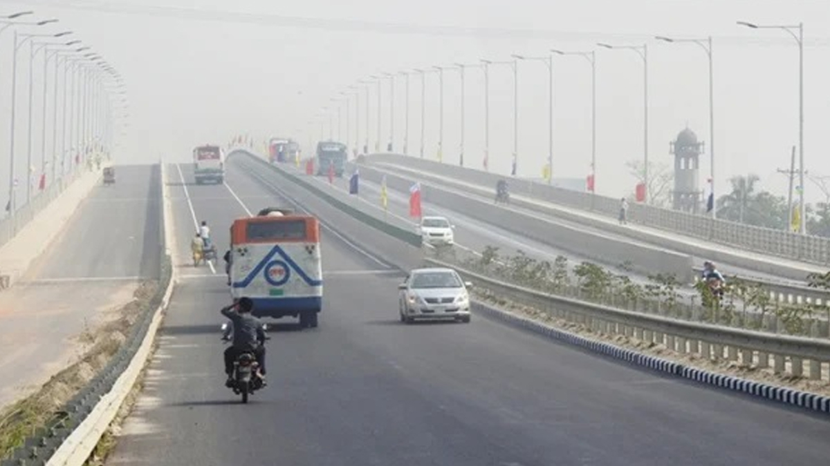 মাওয়ায় ঘুরতে গিয়ে মোটরসাইকেল দুর্ঘটনায় শিক্ষার্থী নিহত, আহত ২