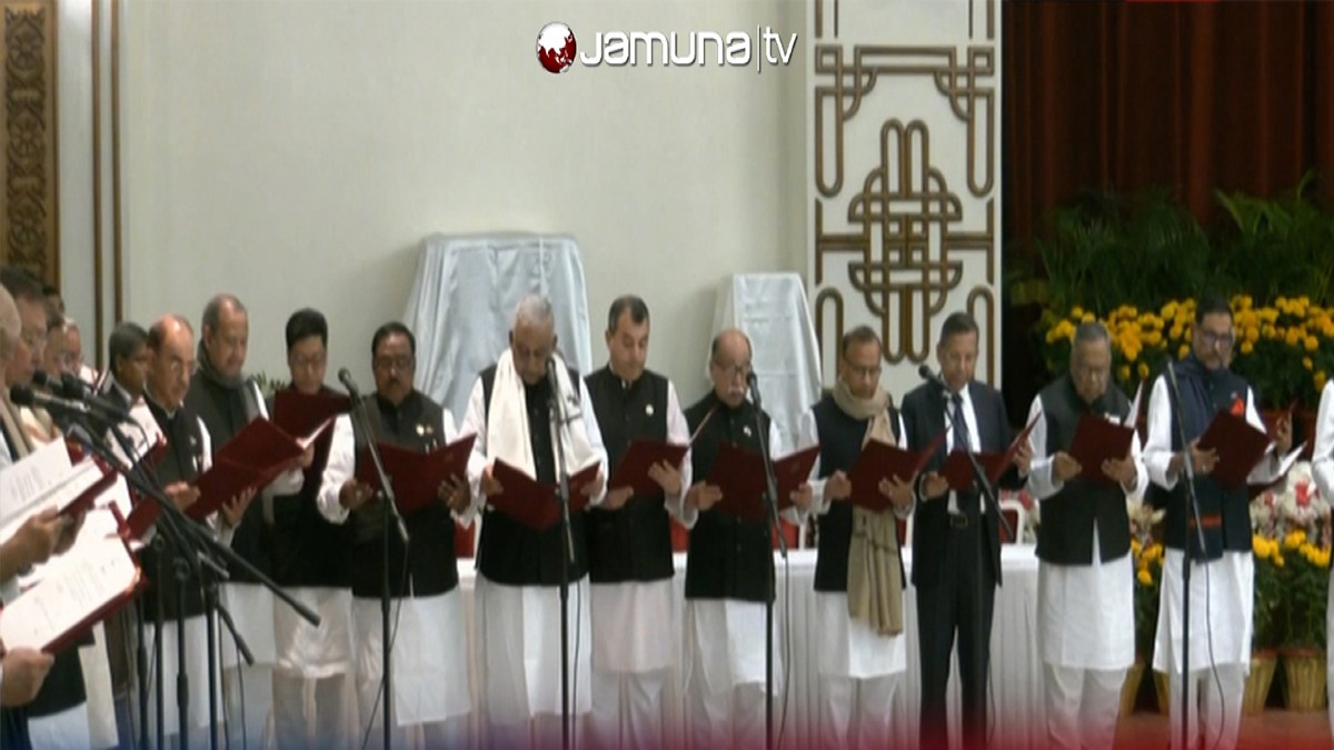 শপথ নিলেন নবনিযুক্ত মন্ত্রীরা