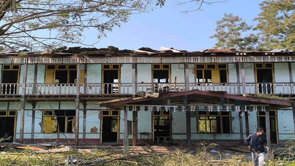 মিয়ানমারে জান্তা বাহিনীর বিমান হামলায় ১৭ জন নিহত