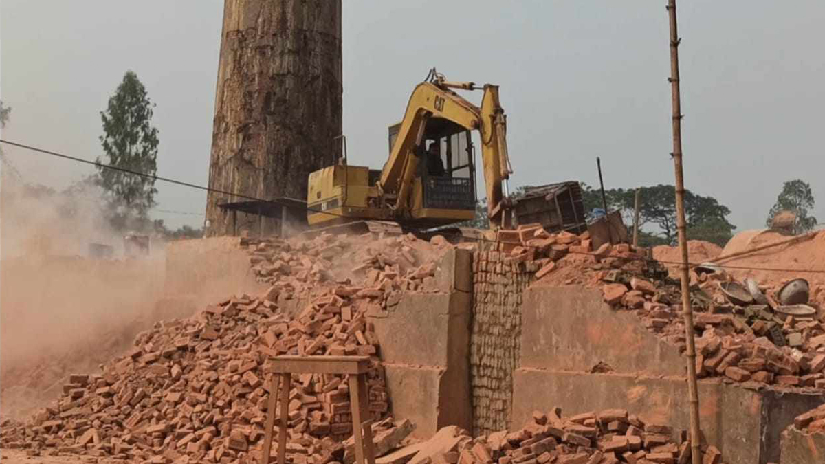 পরিবেশ দূষণ: নরসিংদীতে চার ইটভাটাকে ১২ লাখ টাকা জরিমানা
