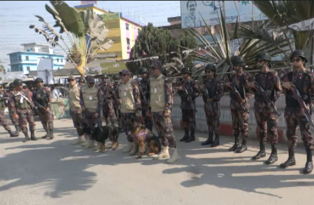 পঞ্চগড়ে নির্বাচন কেন্দ্রিক নাশকতা এড়াতে বিজিবির ‘ডগ স্কোয়াড’ তল্লাশি শুরু