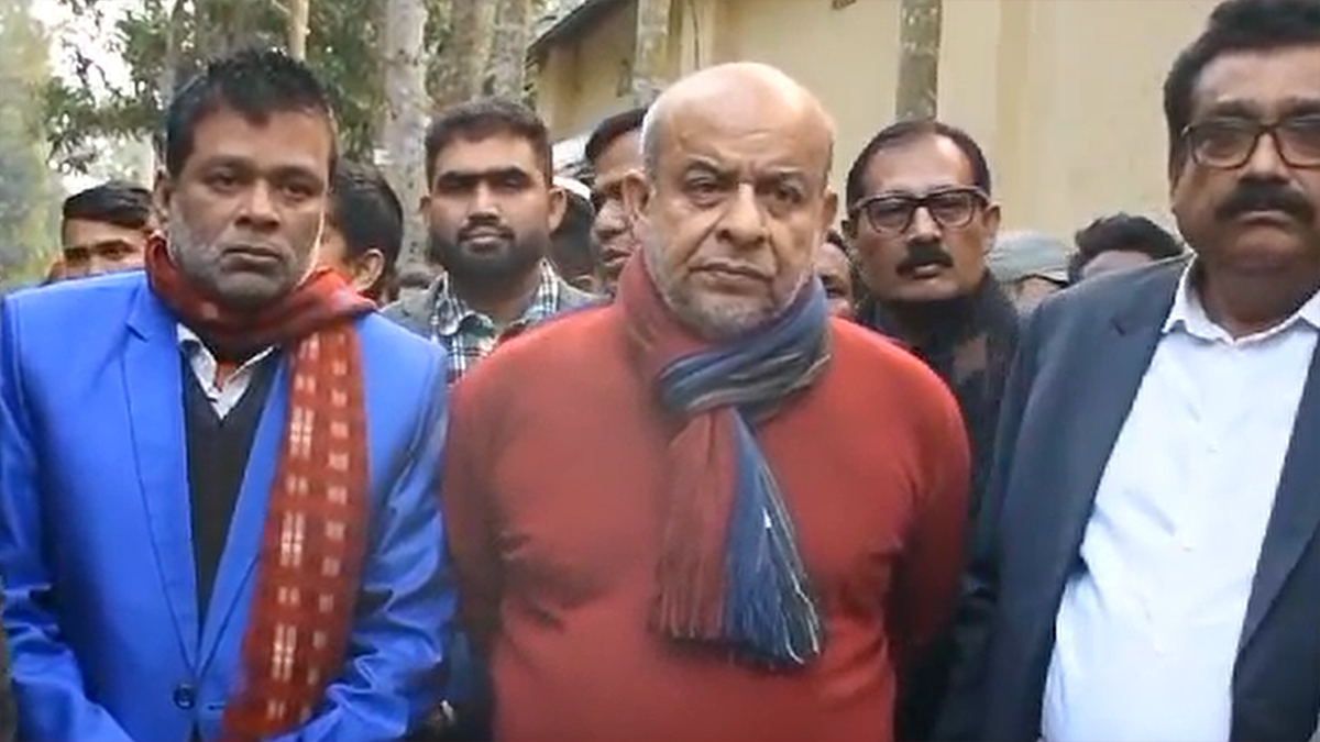 বেনাপোল এক্সপ্রেসের আগুনে নিখোঁজ তালহার বাড়িতে রেলমন্ত্রী