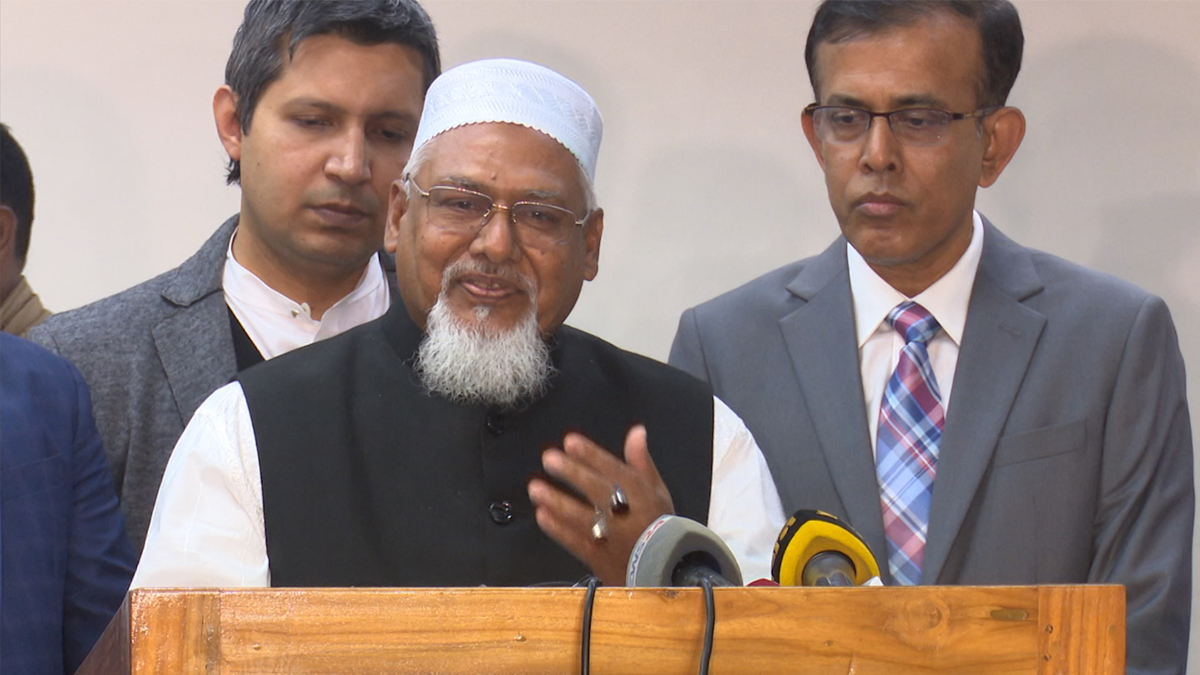 প্রকাশ্যে ব্যালট পেপারে সিল, ক্ষমা চাইলেন ধর্মমন্ত্রী