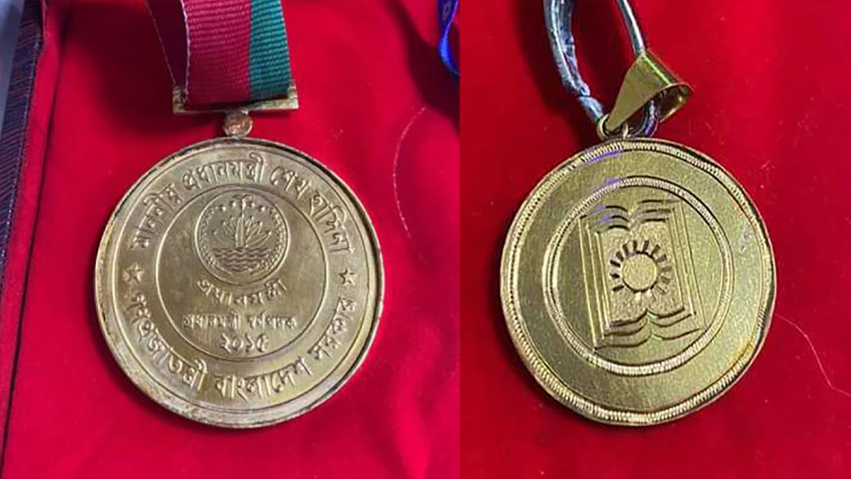 বিশ্ববিদ্যালয়ে শিক্ষক নিয়োগে ‘দুর্নীতি’র প্রতিবাদে স্বর্ণপদক ফেরত দিলেন সাবেক রাবি ছাত্র