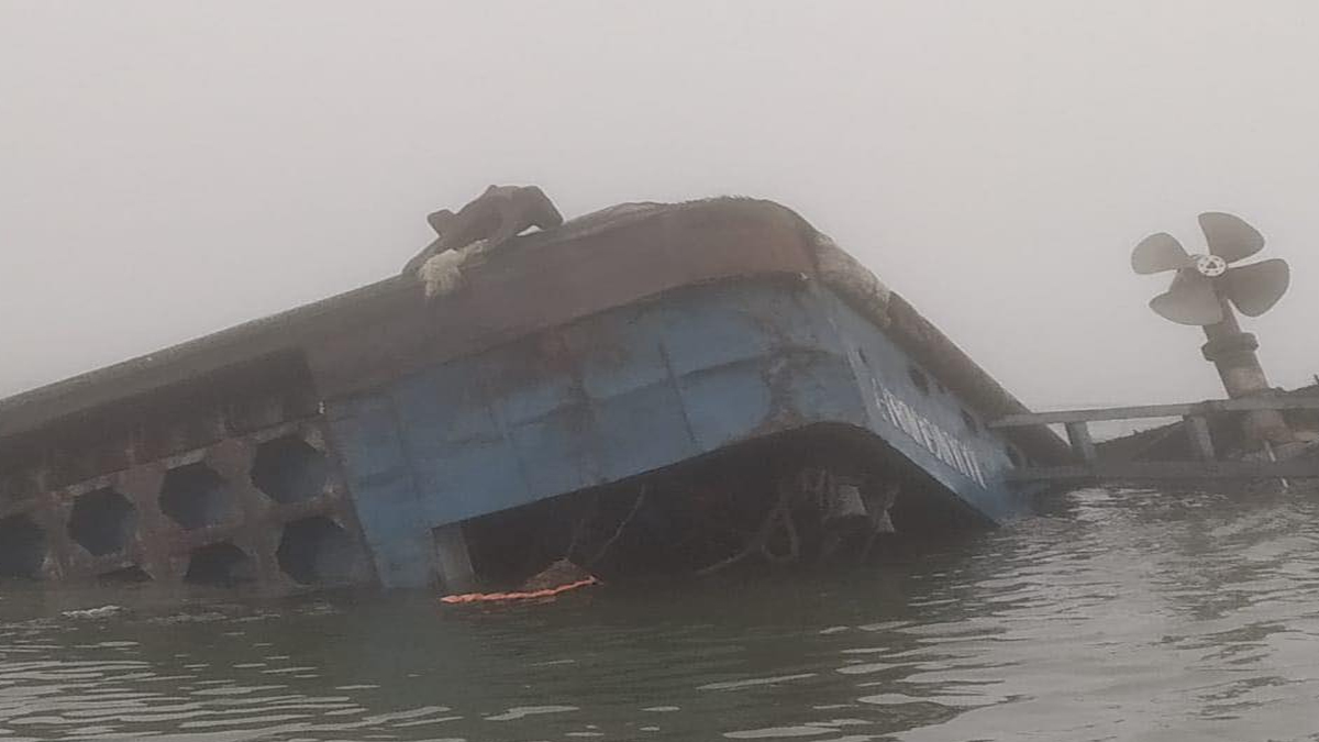 মানিকগঞ্জের পাটুরিয়া ঘাটে ফেরিডুবি