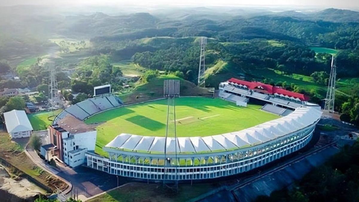 সিলেটে টিকিট কালোবাজারি করার অভিযোগ