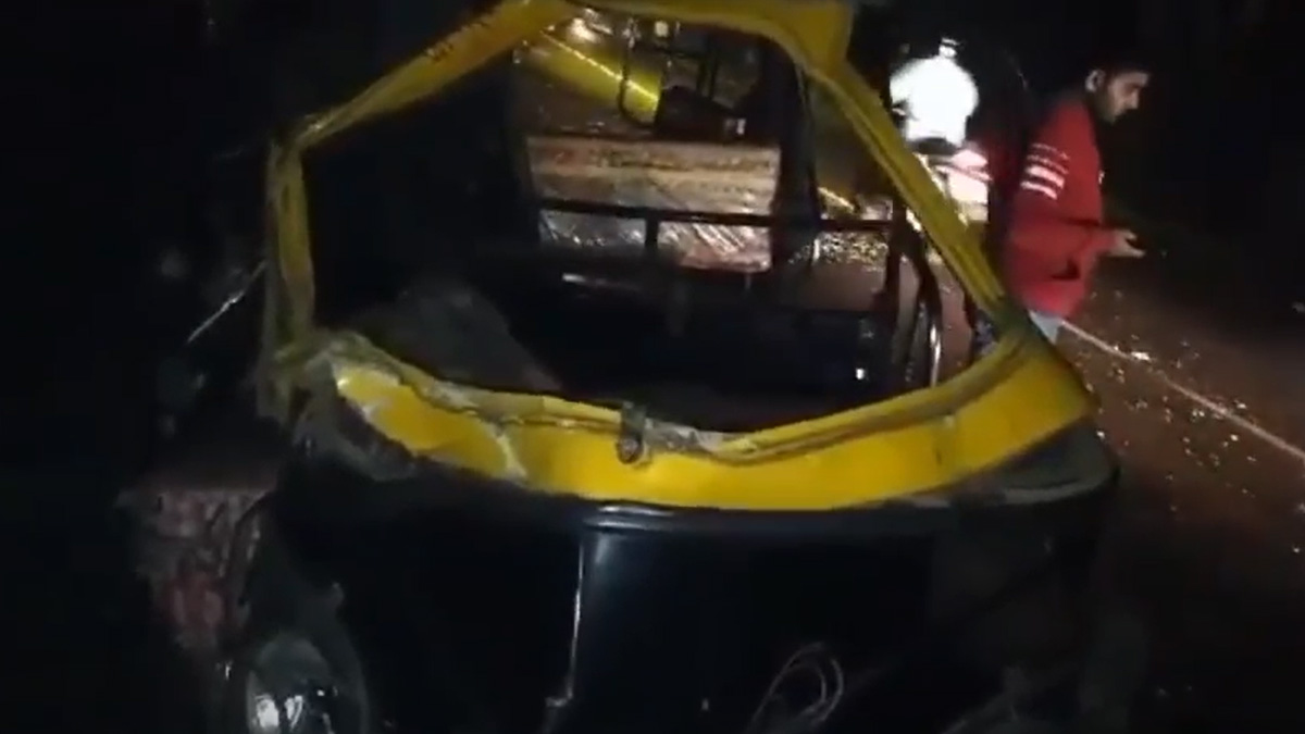 টাঙ্গাইলে ট্রাক-মাহিন্দ্রা সংঘর্ষে এনজিও কর্মকর্তাসহ নিহত ২