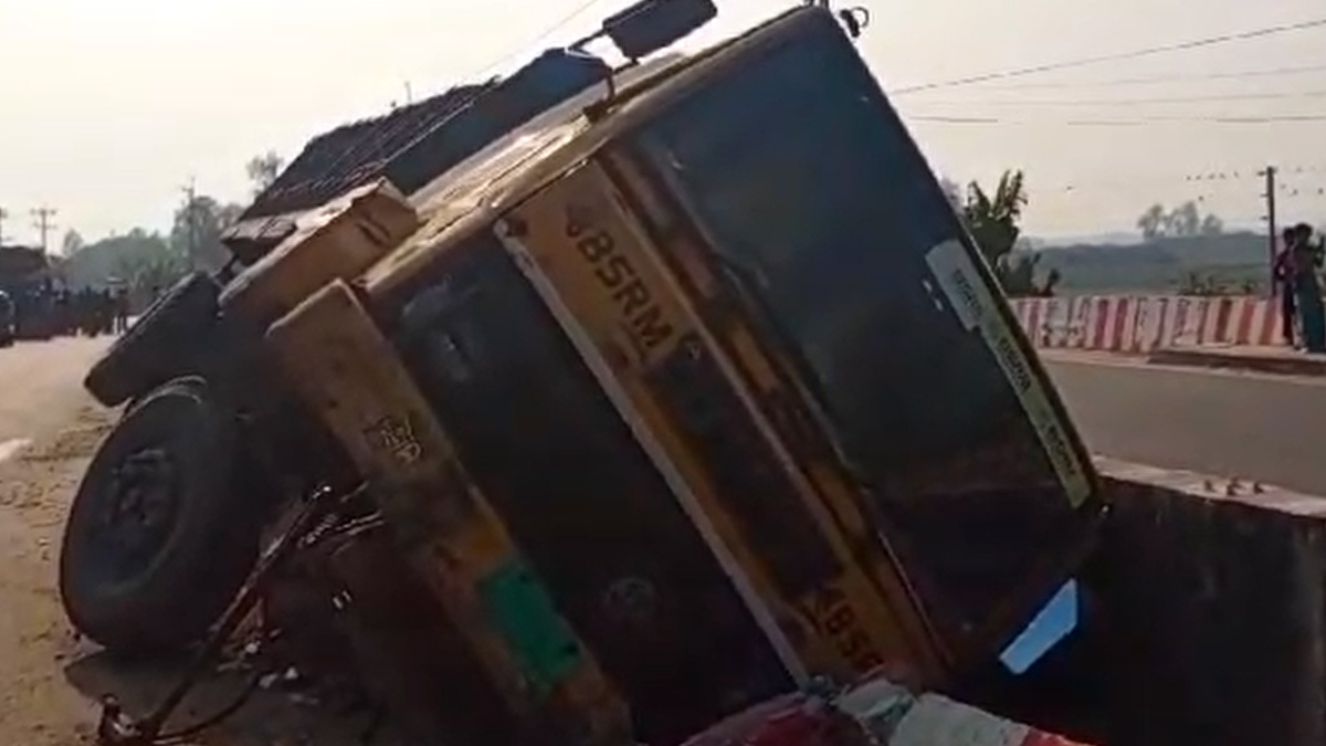 টাঙ্গাইলে বাস-সিএনজির মুখোমুখি সংঘর্ষে সিএনজি চালকের মৃত্যু