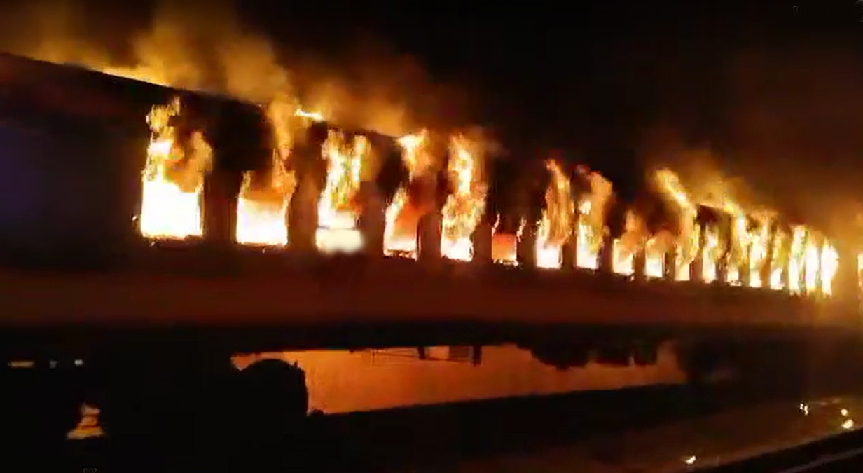 বেনাপোল এক্সপ্রেসে আগুনের ঘটনায় মামলা