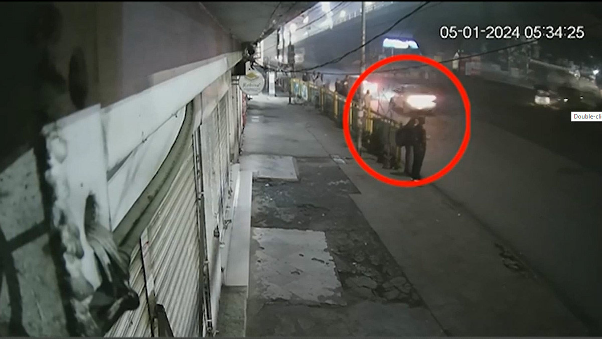 আবারও আলোচনায় ঢাকার রাতের অচেনা প্রাইভেটকার