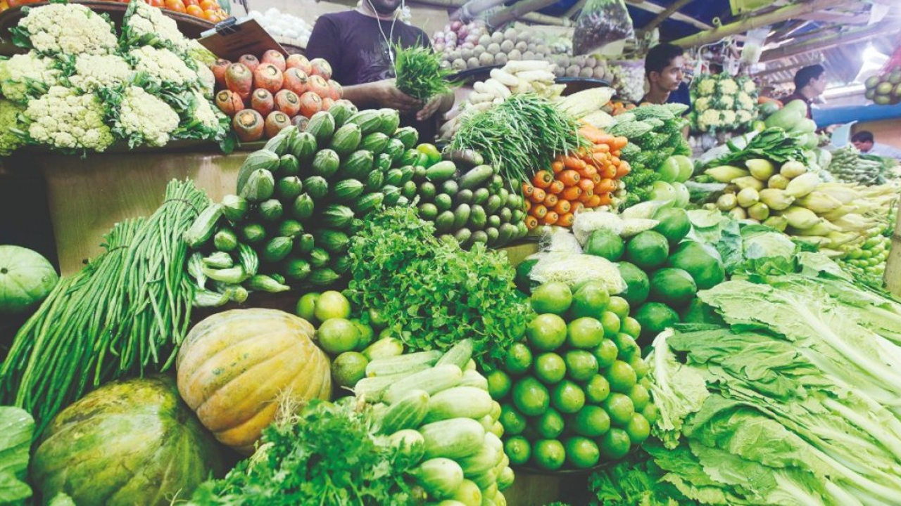 শীতে কমবে সবজির দাম? সে আশার গুড়ে বালি