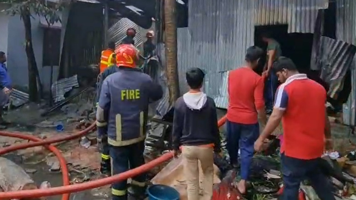 ঘরে আটকে রেখে কাজে বাবা-মা, আগুনে পুড়ে শিশুর মৃত্যু