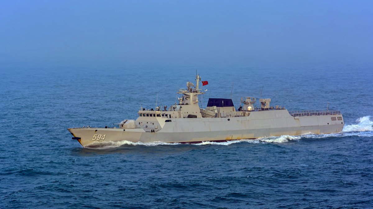 ইয়েমেন থেকে ছোড়া মিসাইলের আঘাত ক্ষতিগ্রস্ত ব্রিটিশ জাহাজ