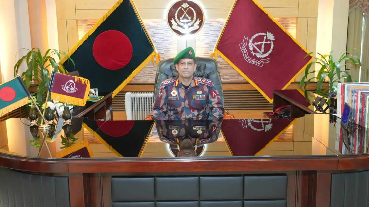 দায়িত্ব নিলেন নতুন বিজিবি প্রধান মেজর জেনারেল আশরাফুজ্জামান