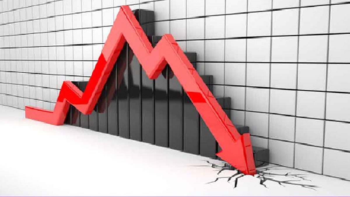 কমছে জিডিপির প্রবৃদ্ধি, ঋণের সুদহার বৃদ্ধিতে সঙ্কট বাড়ছে