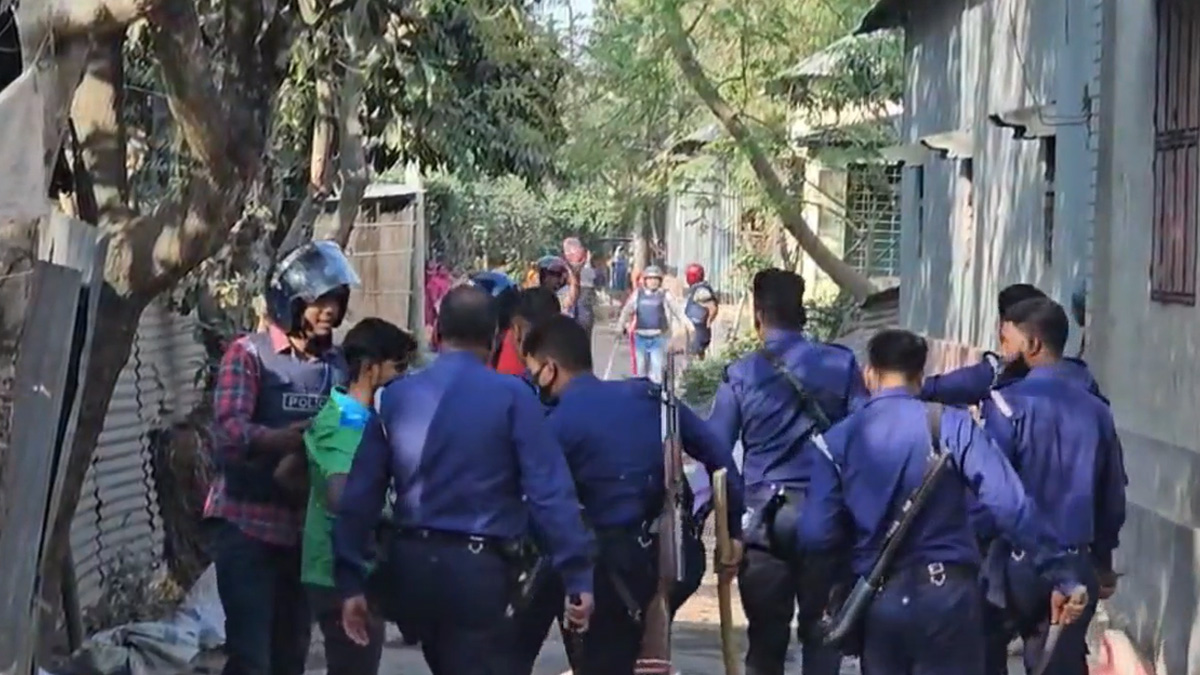 পাবনায় দুপক্ষের সংঘর্ষে গুলিবিদ্ধসহ আহত ২০