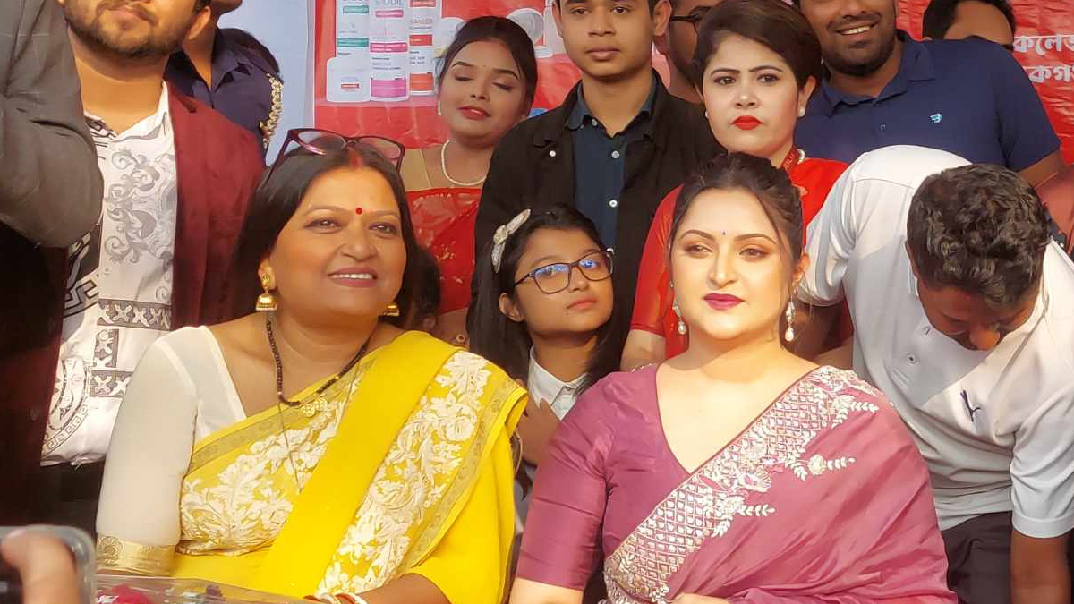 নিজের ও ছেলের জন্য দোয়া চেয়েছেন পরিমনি