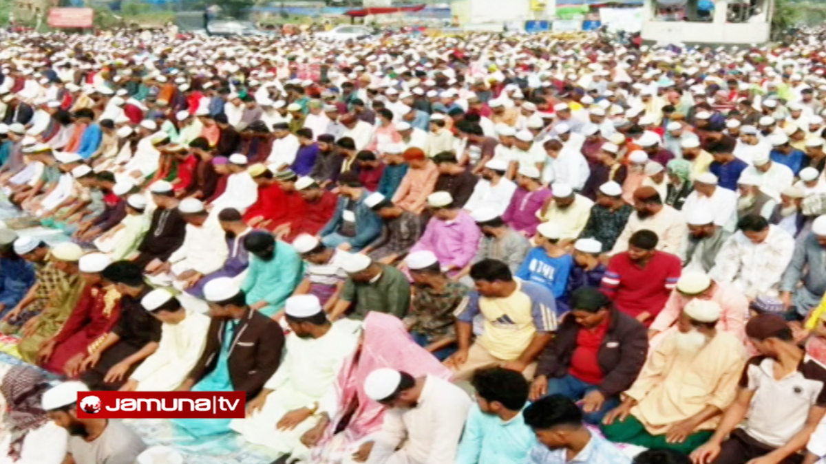 বিশ্ব ইজতেমায় দেশের সর্ববৃহৎ জুম্মার নামাজ অনুষ্ঠিত
