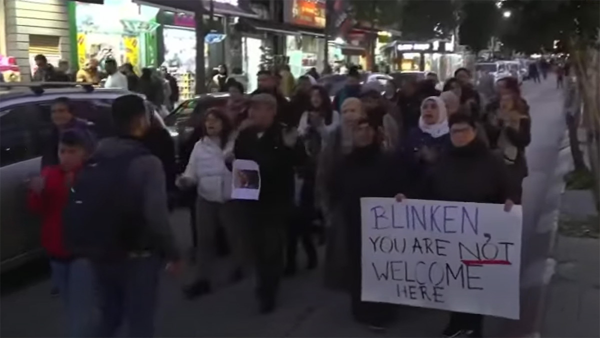 ব্লিনকেনের সফরের প্রতিবাদে ফিলিস্তিনে বিক্ষোভ