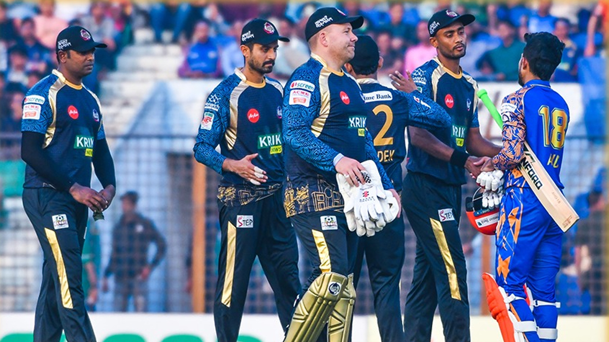 ঢাকার লজ্জার রেকর্ডের দিনে জয়ে ফিরলো খুলনা