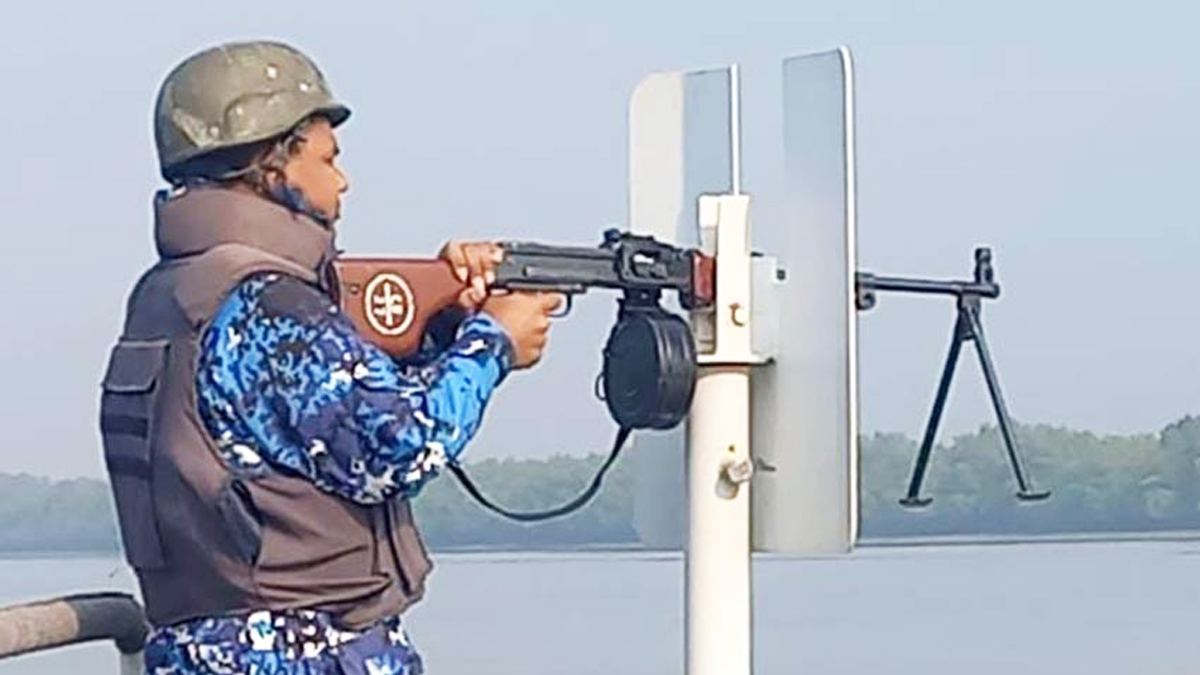 পূর্ব সীমান্তে কোস্টগার্ডের টহল জোরদার