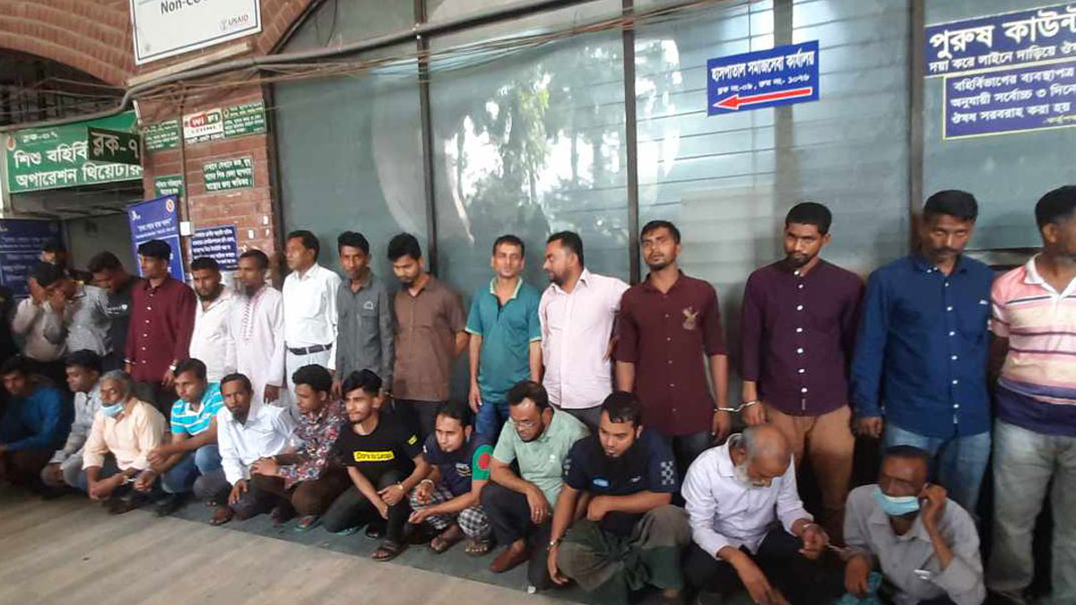 রাজধানীর বিভিন্ন হাসপাতাল থেকে দালাল চক্রের ৪২ সদস্য আটক