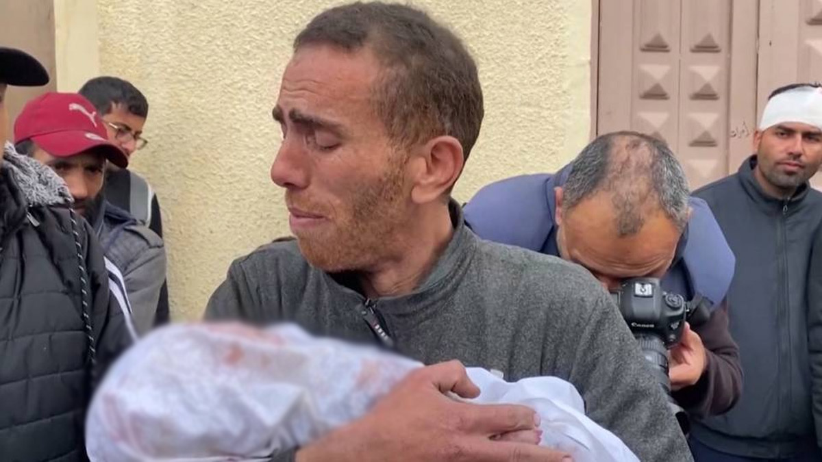 দেইর-আল-বালাহ’তে ভয়াবহ হামলা ইসরায়েলের, নিহত ২৫