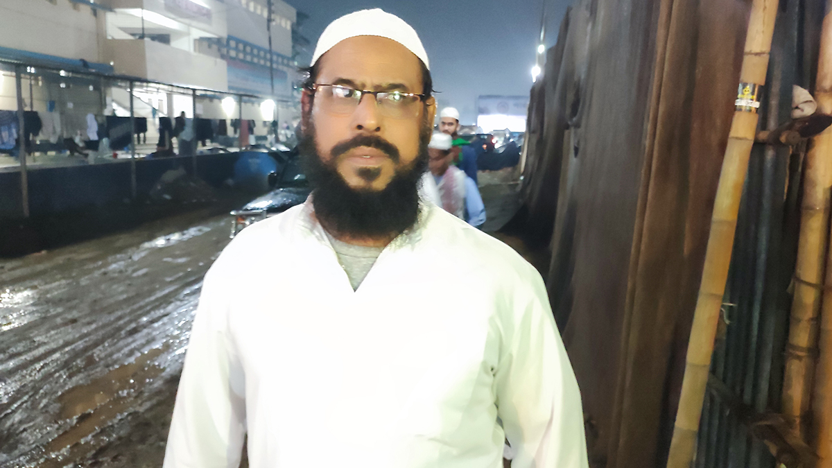 ইজতেমায় হারিয়ে যাওয়া পাসপোর্ট-মোবাইল ফিরে পেলেন বিদেশি নাগরিক