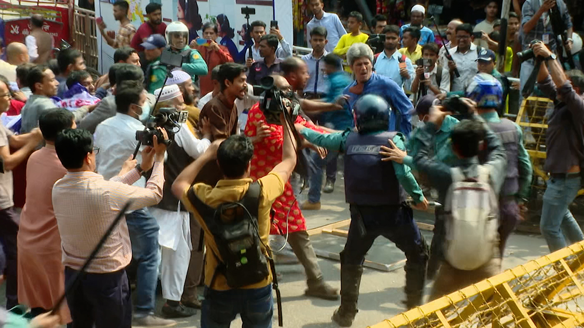 গণতন্ত্র মঞ্চের সচিবালয় ঘেরাও কর্মসূচিতে পুলিশি বাধা