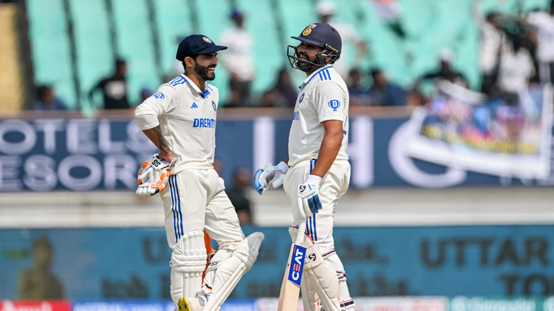 শুরুর ধাক্কা সামলে রোহিত-জাদেজার সেঞ্চুরি, অভিষেক রাঙালেন সারফারাজ