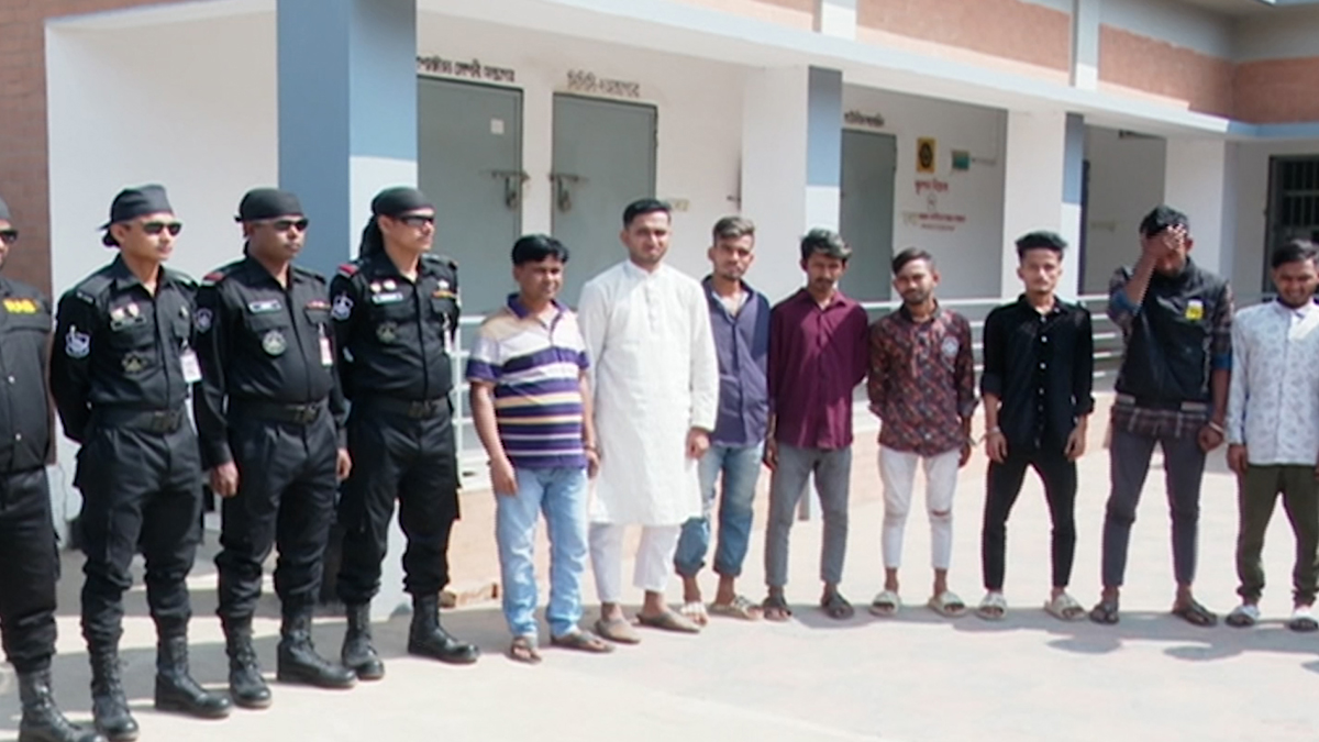 গত ১ বছরে প্রায় ছয়শ কিশোরকে গ্রেফতার করেছে র্যাব