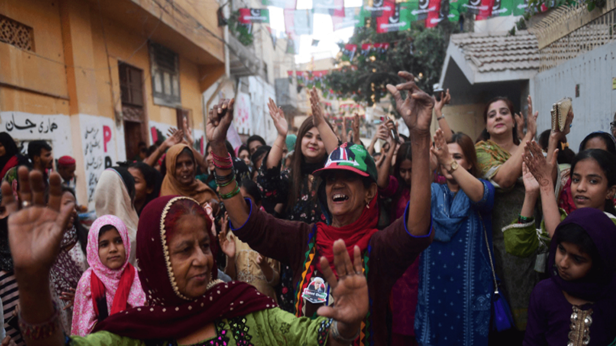৪০ ঘণ্টা পরও পাকিস্তানে জানা গেল না ভোটের চূড়ান্ত ফল
