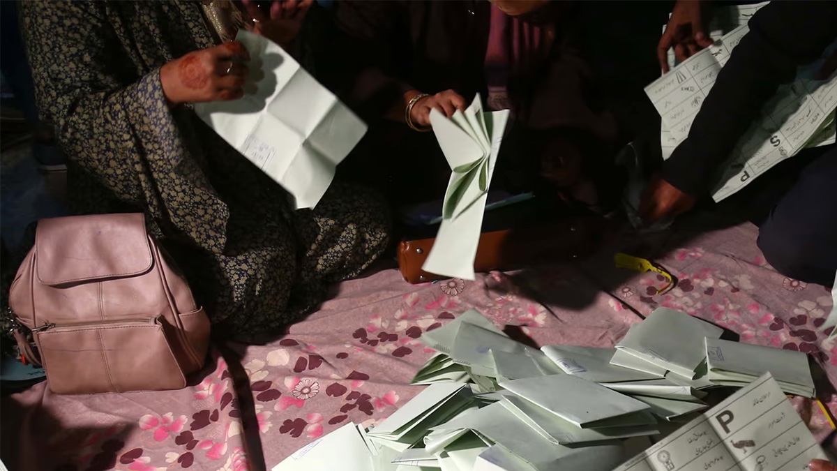 পাকিস্তান নির্বাচন: ফল ঘোষণায় ‘অস্বাভাবিক’ দেরি