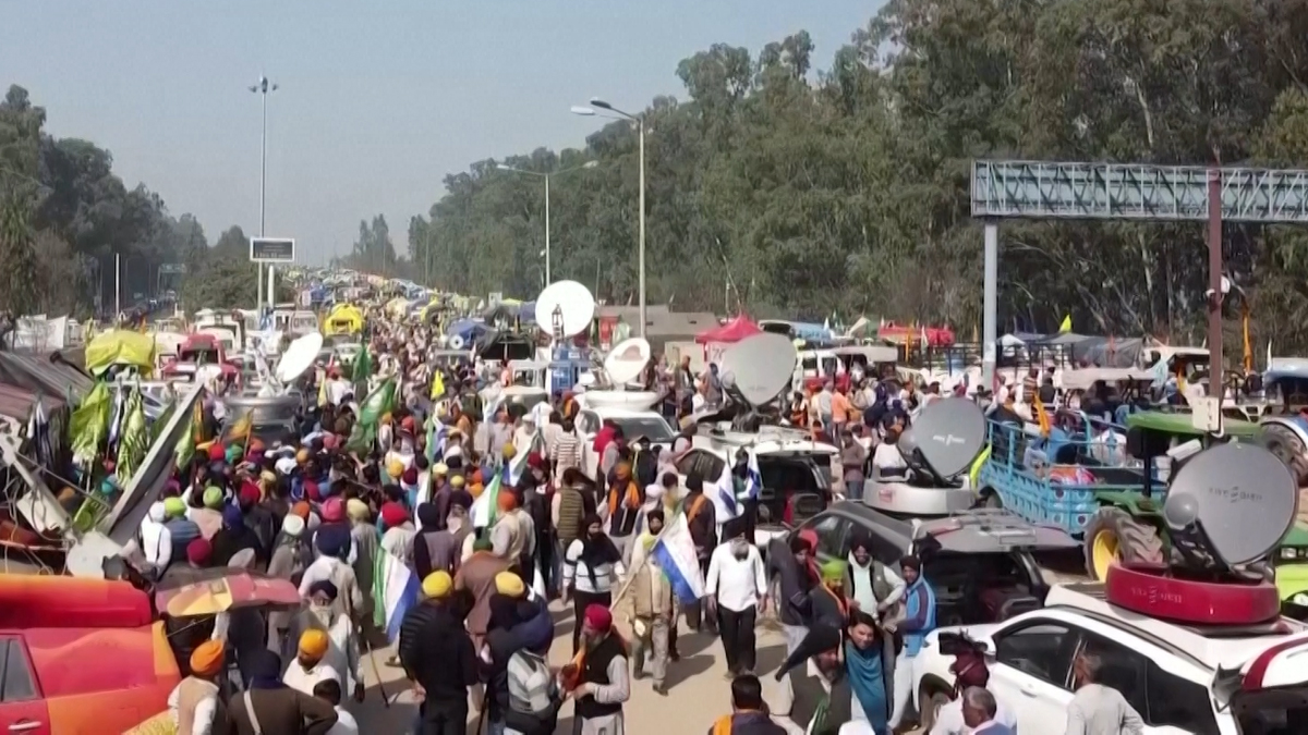 ‘দিল্লি চলো’ কর্মসূচি ঘিরে এখনও উত্তপ্ত পাঞ্জাব হরিয়ানার শম্ভু সীমান্ত
