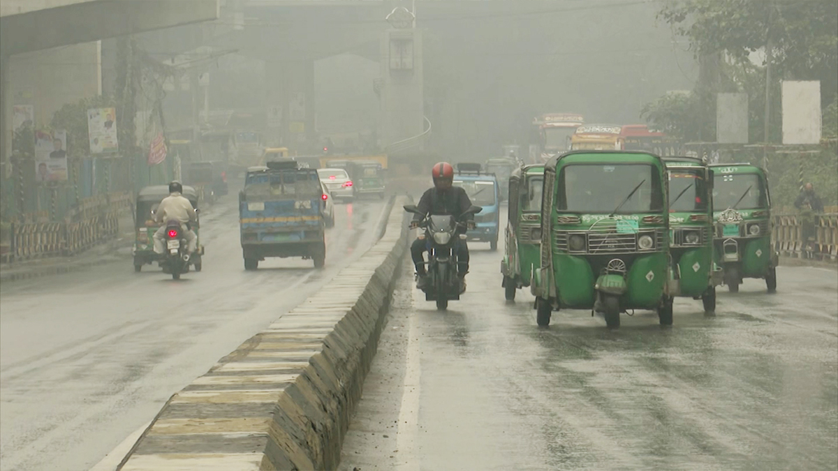 চট্টগ্রামের আকাশ মেঘে ঢাকা; হয়েছে গুড়িগুড়ি বৃষ্টি