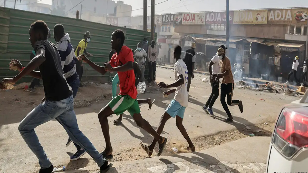প্রেসিডেন্ট নির্বাচনকে ঘিরে উত্তাল সেনেগাল