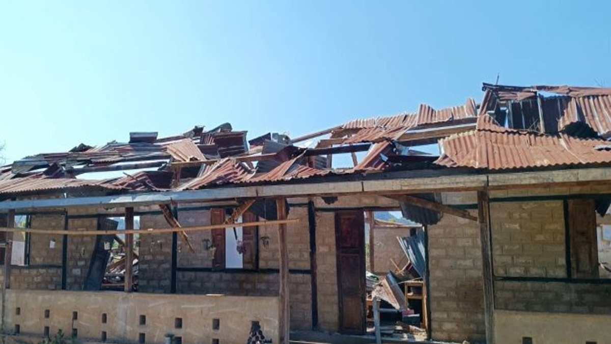 জান্তার ওয়ার প্লেন হামলায় স্কুলে নিহত ৪ শিক্ষার্থী