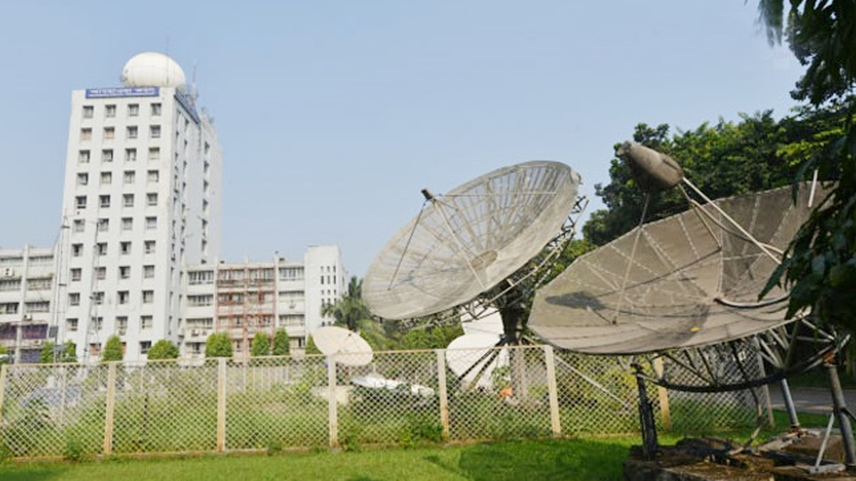আট অঞ্চলে ৬০ কি.মি. বেগে ঝড়ের আভাস