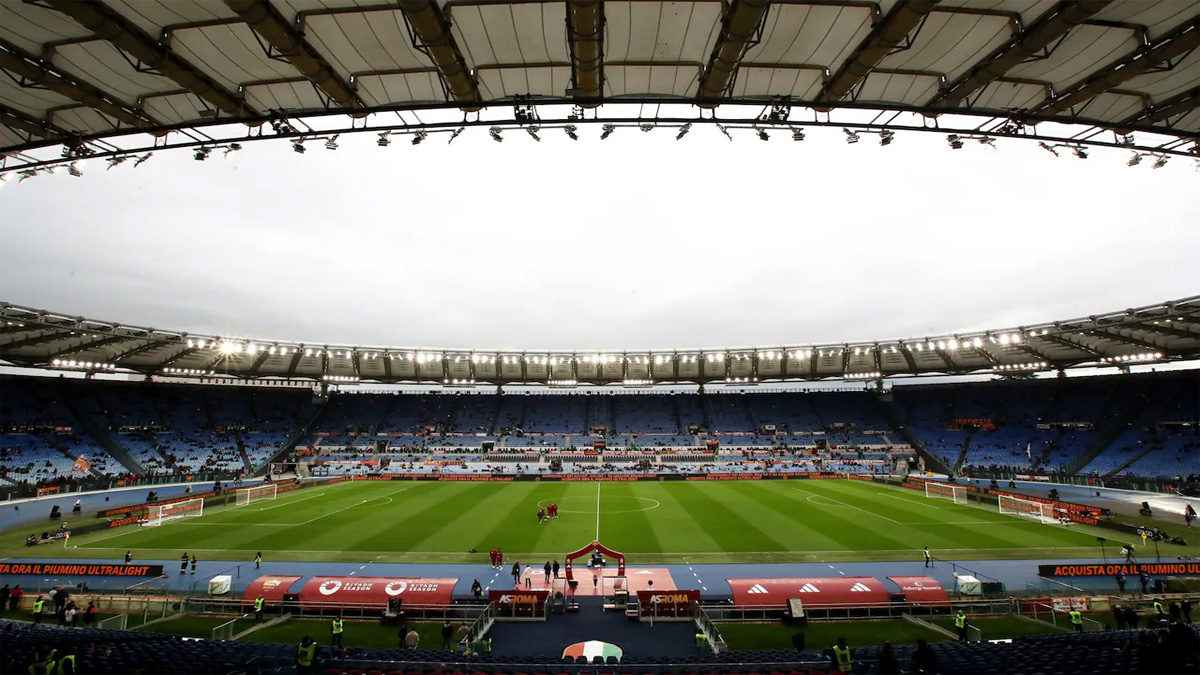 ম্যাচের আগে দুই সমর্থককে ছুরিকাঘাত!