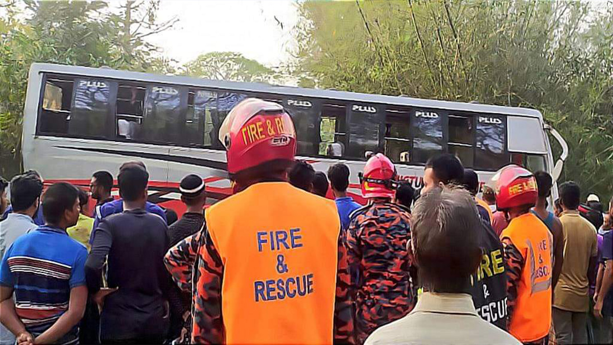 চুয়াডাঙ্গায় বাসের চাকায় পিষ্ট হয়ে যুবক নিহত
