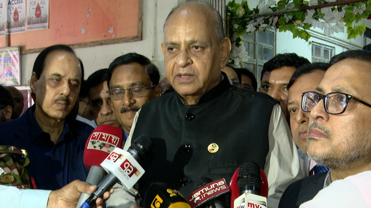 ভুয়া চিকিৎসক ও অবৈধ চিকিৎসা বন্ধে স্থানীয় প্রশাসনকেও দ্বায়িত্ব নিতে হবে: স্বাস্থ্যমন্ত্রী