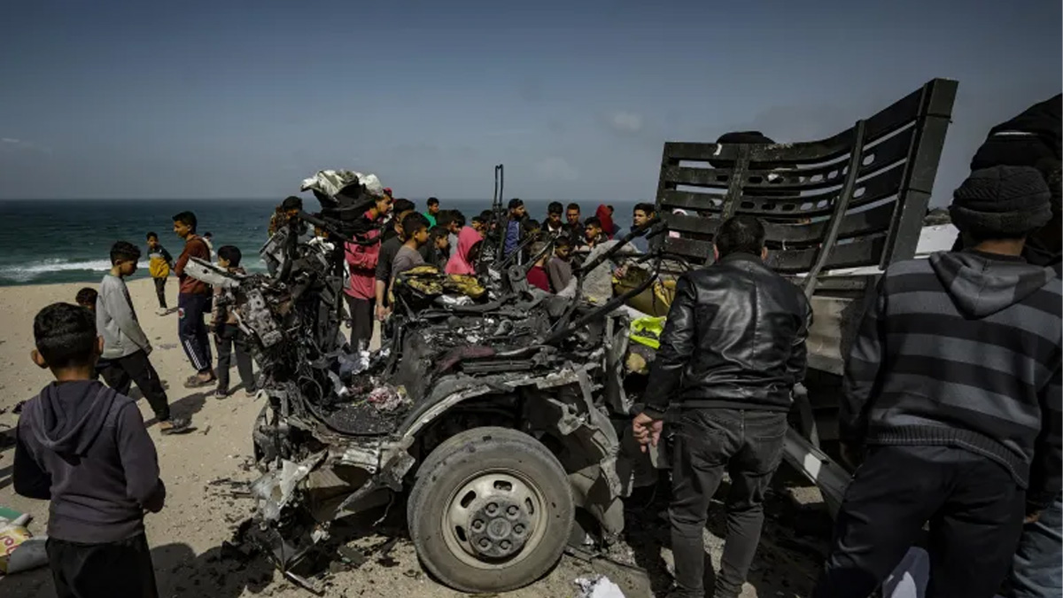 ফিলিস্তিনের ত্রাণবাহী ট্রাকে ইসরায়েলের হামলা, নিহত ৯