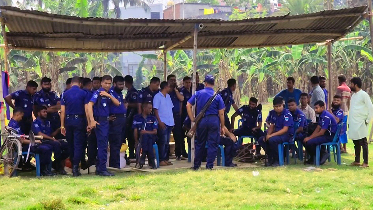 ঝিনাইদহে পুলিশি বাধায় বিএনপির ইফতার মাহফিল পণ্ড