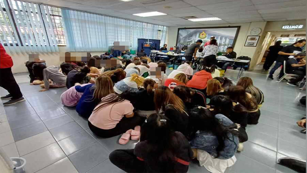 মালয়েশিয়ায় বিনোদন কেন্দ্রে অভিযান, ১১ বাংলাদেশিসহ আটক দেড়শতাধিক