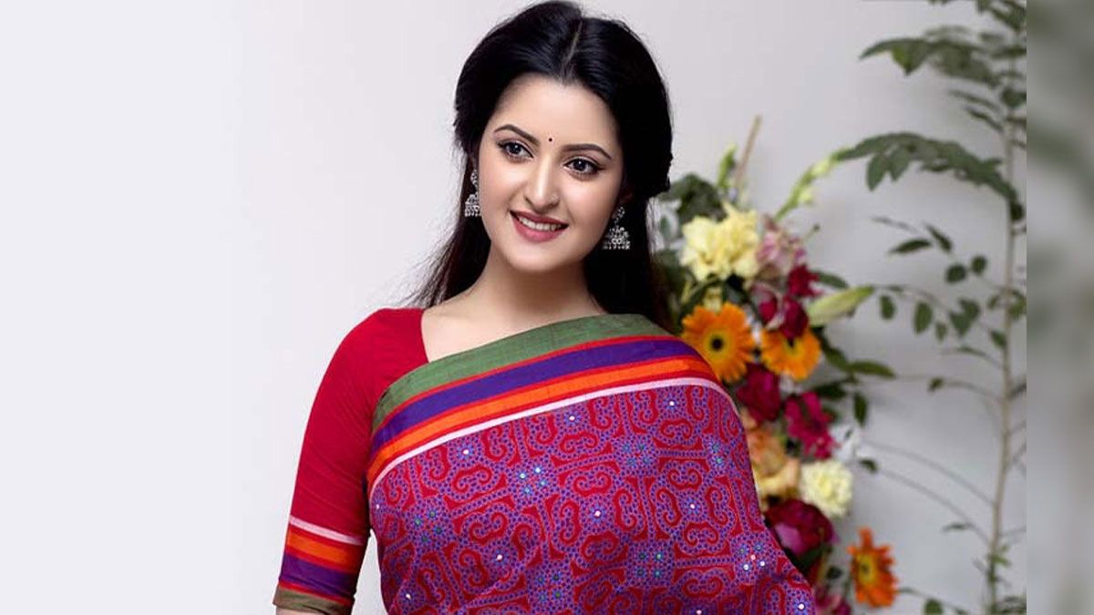 এবার কলকাতার সিনেমায় পরীমণি