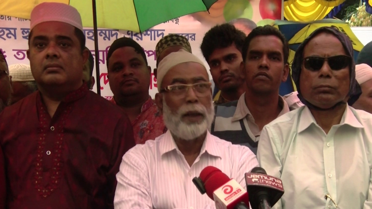 এরশাদের জন্ম নাহলে রাষ্ট্রধর্ম ইসলাম পেতাম না: রসিক মেয়র মোস্তফা